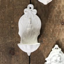 Load image into Gallery viewer, Vintage wall font