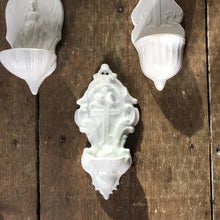 Load image into Gallery viewer, Vintage wall font