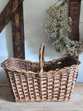 Load image into Gallery viewer, Market basket
