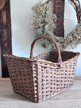 Load image into Gallery viewer, Market basket
