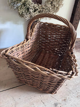 Load image into Gallery viewer, Market basket
