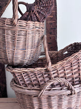Load image into Gallery viewer, Apple basket
