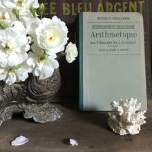 Load image into Gallery viewer, Old French book bundle
